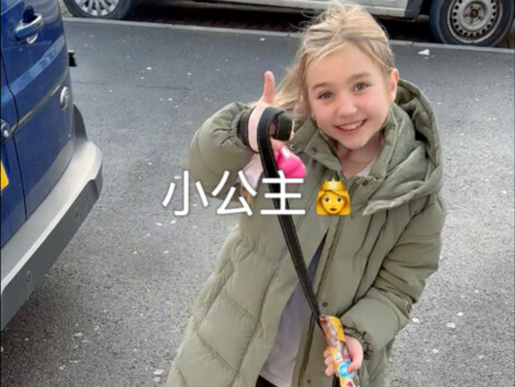 Putri kecil Daisy sedang libur, kembali menemui kalian semua! Tekan tombol sukai, bagikan, dan berla