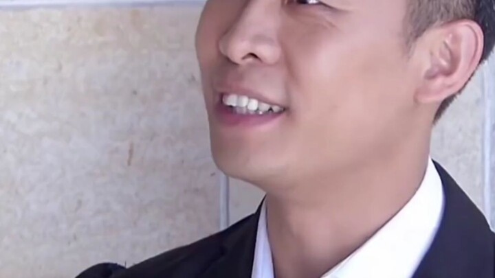 หนุ่มยากจนชื่อเดียวกับประธานบริษัทถูกทำร้ายแล้วไปตามหา แต่กลับทำให้หน้าที่การงานพุ่งกระฉูด