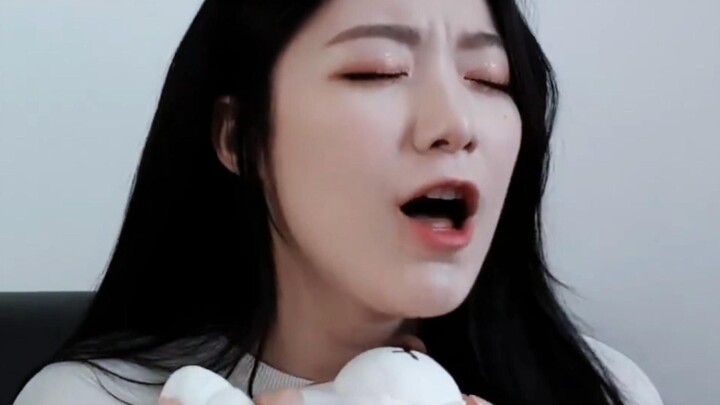 “Cây chổi nhỏ anh đào”