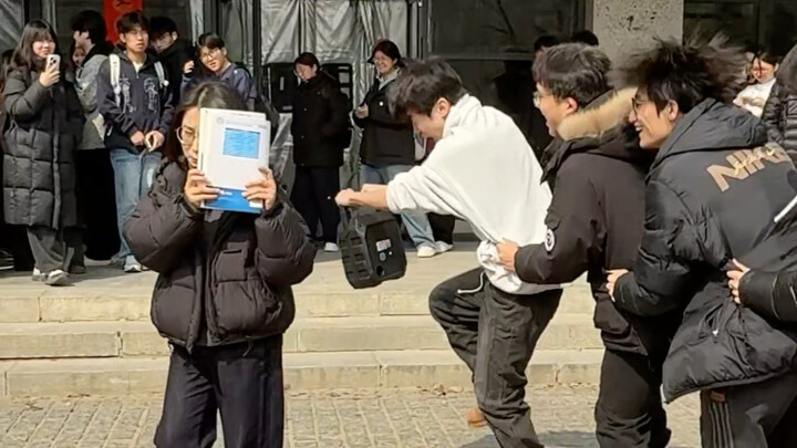 College students’ “repaying enmity with virtue” aspect!