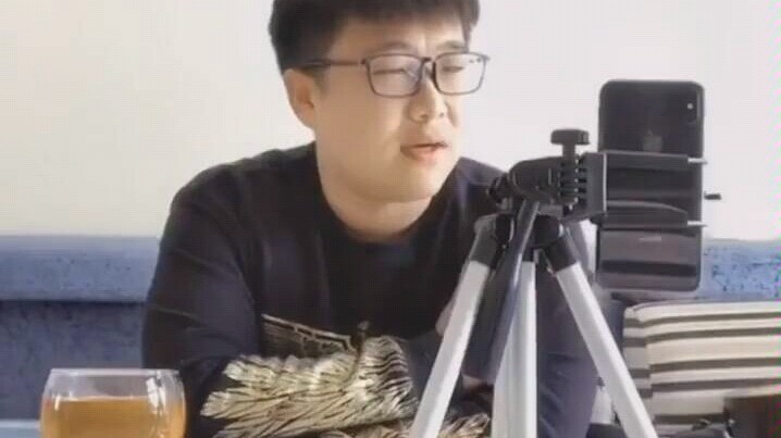 من له مكانة تاريخية أعلى بين شو جينغيو، يانغ يي، ووانغ مينغ؟