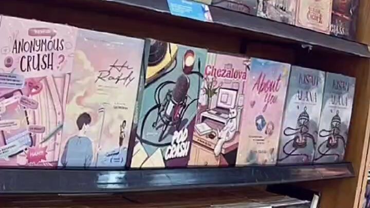 ada yang suka baca buku ngga?😋😋