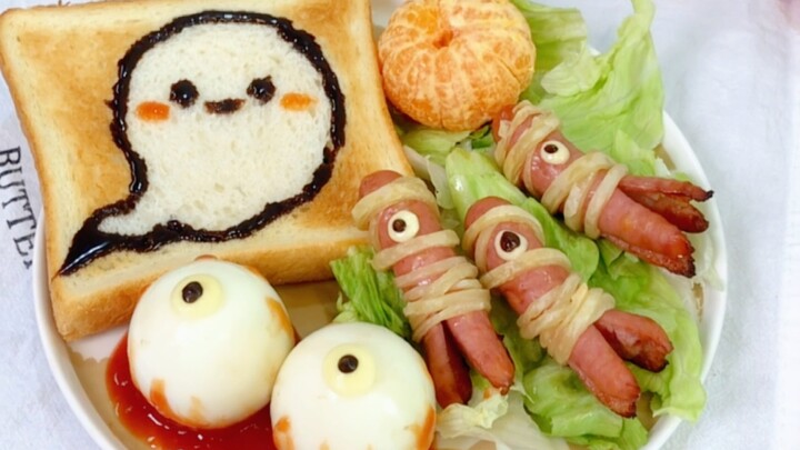 Halloween Special: Ghost Toast Platter + Berry Juice