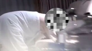 رجل الإطفاء يعرف كل شيء، إلا أنه لا يستطيع أن يضحك