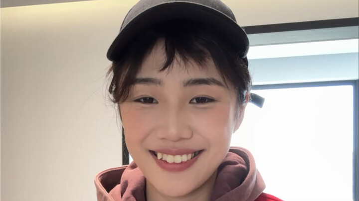 Hanya memuji kakak perempuan, tidak memuji adik laki-laki