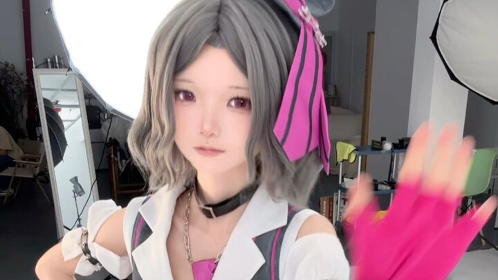 I… I wasn’t trying to watch Tomo dance the “Autumn Mom”!