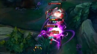 lol Pha này 1 vs 2 cực căng thẳng là đây