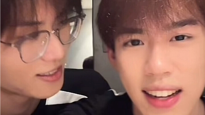 [Jiang-Hu Couple] Little Hu wants to wear women’s clothes, making Little Jiang overjoyed: “Whatever 