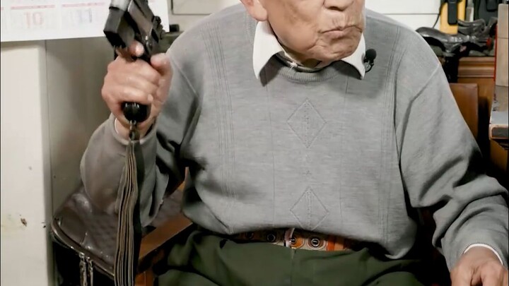 من حيث المبدأ، لا يُسمح بحمل السلاح، لكن للأسف هو نفسه المبدأ!