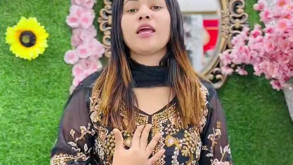 I look very beautiful in a saree.😇🫣