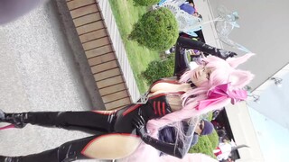 女装大佬来了，这身高再加上高跟鞋！