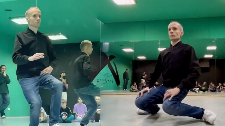 "This Russian-made robot is not good. Why are its movements so stiff?"