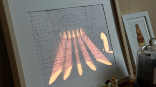 ในวินาทีที่แสงลอดเข้ามา กลับแยกไม่ออกว่านี่คือความจริงหรือนิมิต~