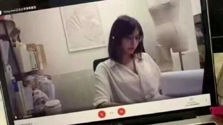 【ขำๆ วันนี้】เรียนออนไลน์ครูสวยเกินไป ครอบครัวนึกว่าหนูกำลังดูไลฟ์โป๊