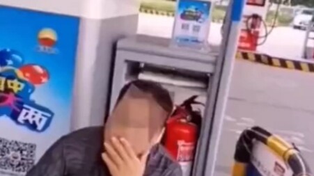 Anh đã làm anh trai tôi mất tự tin.