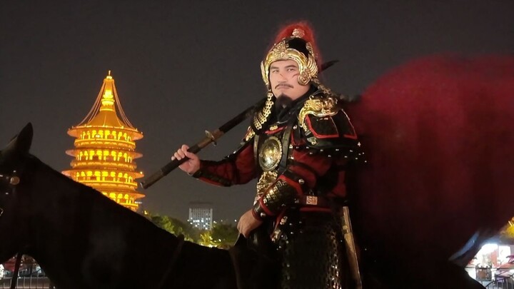 Đây mới là hán phục mà các chàng trai yêu thích: giáp vàng tuần tra Lạc Dương, mỹ nhân nhìn say đắm