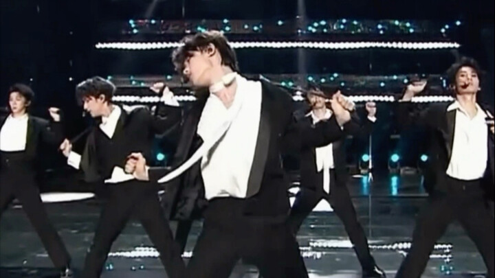 Một video sẽ cho bạn biết giá trị của điệu nhảy chính C! Cả nhóm đã làm theo!