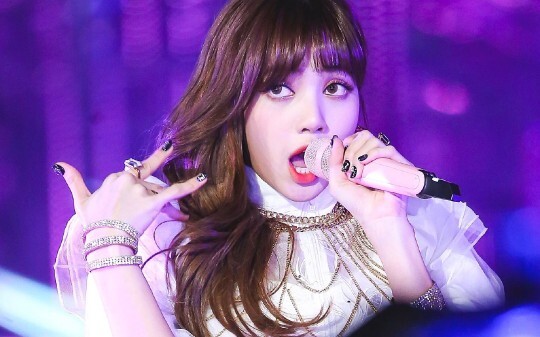 Lalisa Shows You What a One-and-Only Dance Leader Is All About [Iconic Scene Compilation]