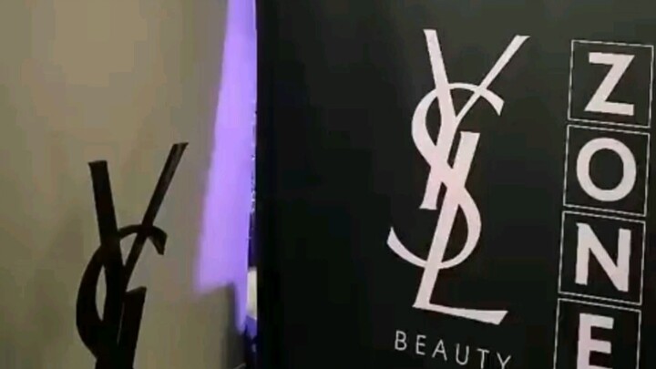 Attending the concert in YSL's private box in Paris—Boss Park really knows how to bring the heat! YS