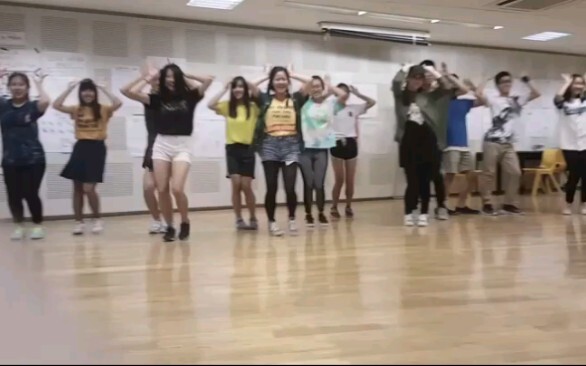 希林娜依高  真的太可爱了 我要被高甜月甜死了！