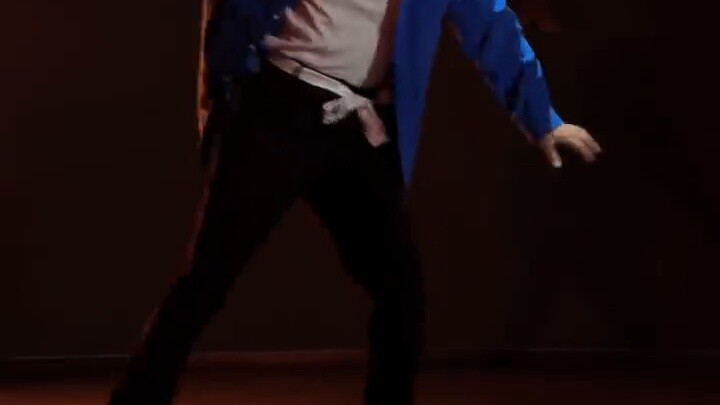 ماذا لو كان مايكل جاكسون يرقص موسيقى الفانك؟