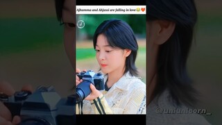 Ajhumma is capturing ajhussi in secret 😂❤️#twinklingwatermelon #shorts #kdrama#seolinah #ryeoun#love