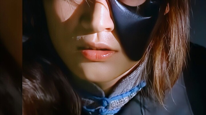 ฉันก็ไม่ได้อยากจิ้นนะ! แต่ตอนที่เขาถูกพี่สาวสวยเซ็กซี่จูบ ขนตาก็สั่นระริกเลยอะ