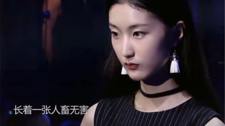 Từng bị nói là không có cá tính, không thích hợp làm người mẫu, nên tìm một đại gia mà kết hôn, vậy 