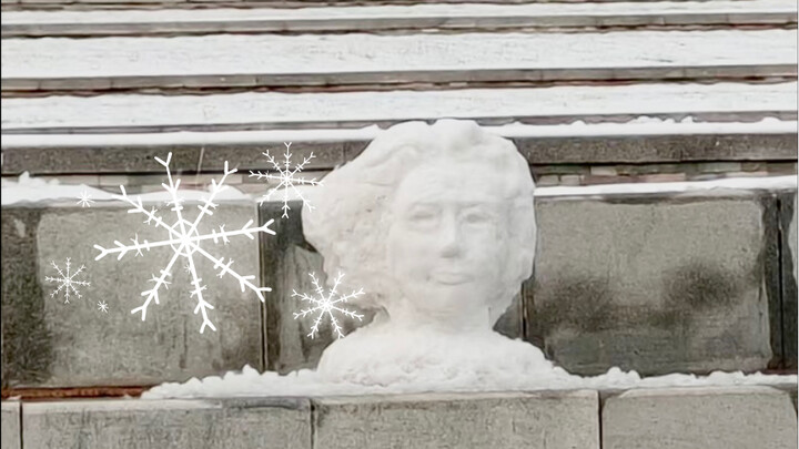 【Tác phẩm điêu khắc tuyết thần tiên trong trường】Tuyết trắng sao càng ngắm càng đỏ?