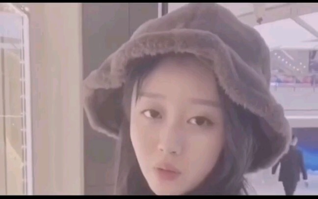 Thích nhất là lúc mày ra vẻ, mà suy nghĩ thì còn rõ ràng như mẹ nó luôn.