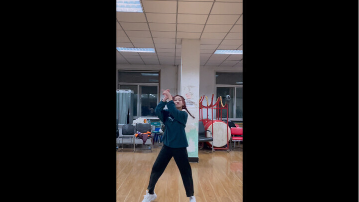 当你有一个会运镜的朋友时……