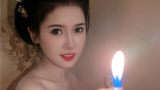 Looking at the beauty under the lamp, the more you look, the more energetic you become~