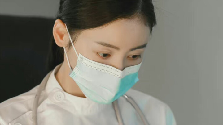 Please, Hollywood stars, drop the filters! Over-smoothing that makes your features unrecognizable is