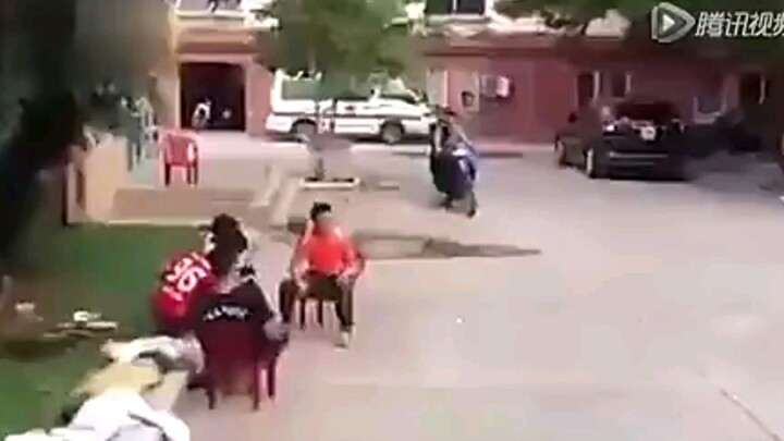 จะฟันคนเหรอ? ต้องใจเย็นๆ!