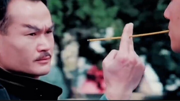 ปรากฎว่าลุงหญิงรู้เรื่องมายากลจริงๆ! เมื่อดูจากเทคนิคของลุงหญิงแล้ว ก็ยากที่จะไม่เชื่อว่าสิ่งเหล่านี