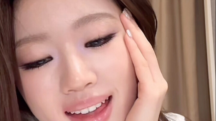 I heard some people are questioning whether Shan Yichun used vocal effects and “tech” when singing “