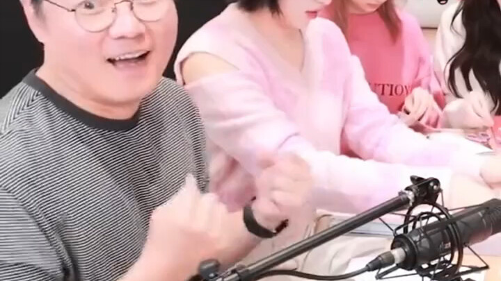 Youjin bị Lão La sa thải khỏi nhóm IVE một ngày — Ha ha ha!