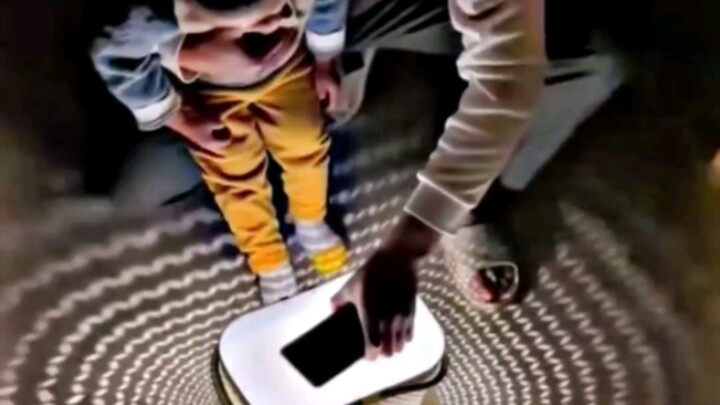 Bayi: Dia sangat tampan!