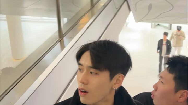 เที่ยววันเดียวที่วิทยาลัยการเงินต้าเหลียน!