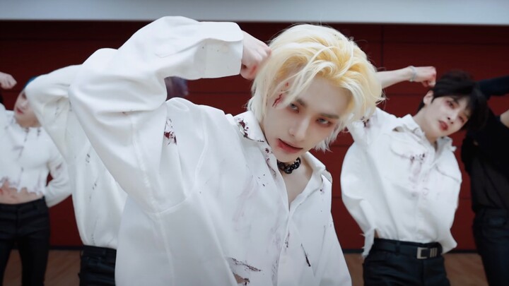 [Hwang Hyunjin Straight Shot] "Silakan tinggalkan bekas gigimu di leher putihku" Ruang latihan MANIA