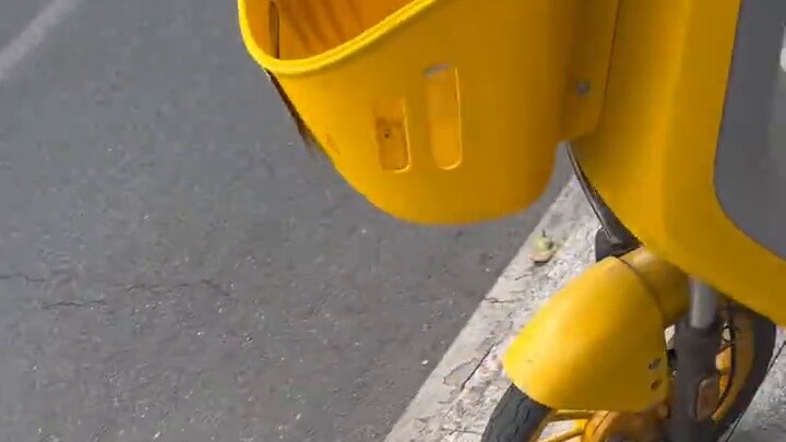 Nếu anh dám nói, tôi dám bắn.