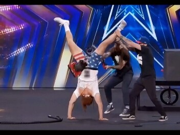 รายการความสามารถพิเศษ “ไข่แตก”