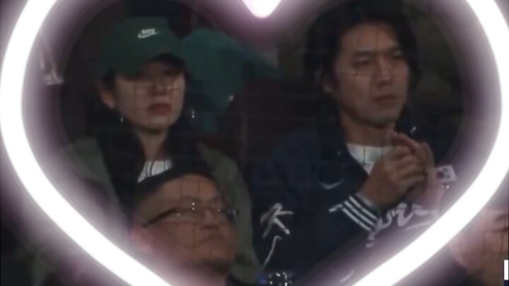 يا له من حشد كبير! مدرجات مباراة MLB في سيول تتحول فجأة إلى ساحة لمعايرة الحب!