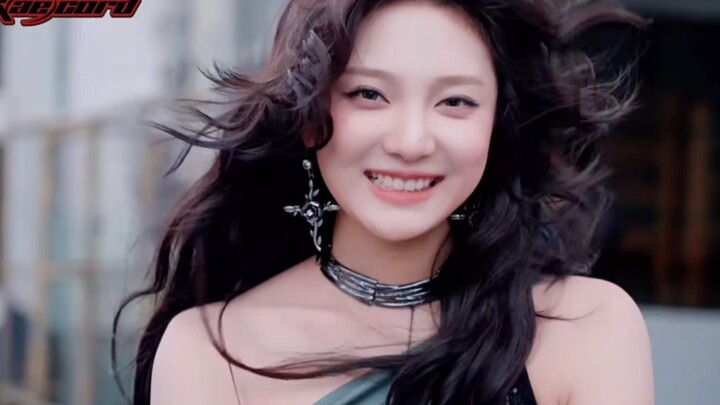 จุดกำเนิดภาพเทพชิงช้าที่ถูกแชร์นับหมื่น! เบื้องหลังสุดสดใสของไอดอลผมหยิกสุดน่ารัก หนิงอี้จั๋ว!