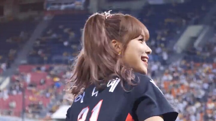 【4K】Duohui is sweet and sexy. She rarely shows her face in the performance of cheerleader Li Duohui#