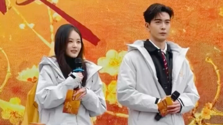 Không biết nói mấy câu xã giao thì thôi, lại còn ám chỉ nữ diễn viên phải học thuộc lời thoại.