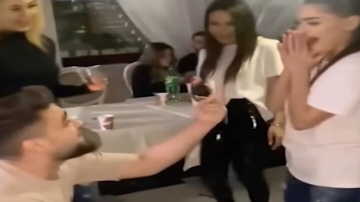 【พฤติกรรมชวนงุนงงของมนุษย์】 097 ขอแต่งงาน? คุณคิดผิดแล้ว