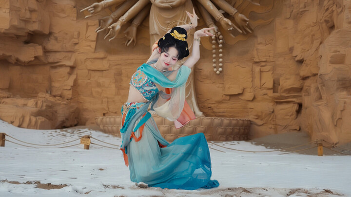 I danced a vibrant Hu Xuan in the snow-covered Dunhuang at -12°C!