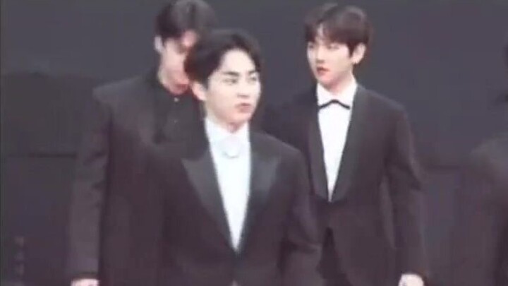 Kalau Chanyeol yang pimpin tim, kayak si bodoh lagi jalan-jalan; kalau Wu Shixun yang pimpin tim, ba