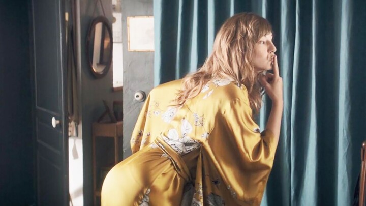 A man swaps bodies with a beautiful woman and unexpectedly discovers the joys of being a woman—much 